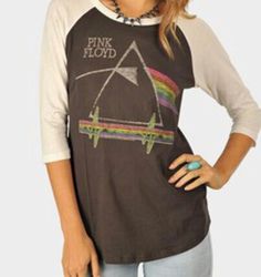 Pink Floyd shirt! NEED!!!!(: Pink Floyd Band, Pink Floyd Art, Pink Floyd Dark Side, Vintage Band Tees, Tees For Women, Need Love, Pink Floyd, Junk Food