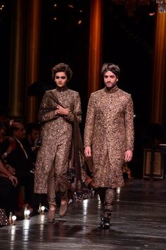 Sabyasachi Grand Finale Dressing Men, Desi Couture, Dressing Ideas, Gents Kurta, Men's Kurta, Desi Style