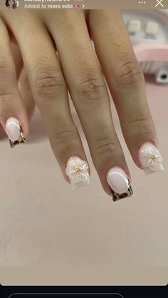 Simple Flower On Nail, Small Square Nails Ideas, Fall Gel Manicure Short Nails, Cute Short Bday Nails, Short Square Cute Nails, Cute Nail Designs On Natural Nails, Cute Short Square Acrylic Nails Designs Simple, Leopard Print Nails Square, Short Gelx Square