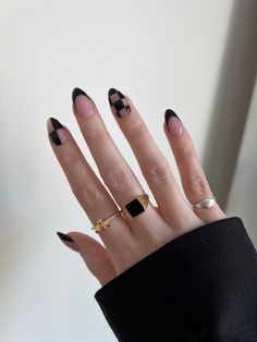 #fashion #nailart #nailartideas #naildesign #naildesignideas #beauty #lifestyle Halloween Nails Trendy, Black Designs Nails, Bday Themes, Nail Goals, Nagel Tips, October Nails, Minimal Nails