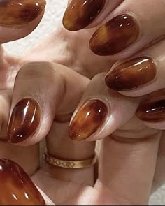 Tortoiseshell Nails, Maquillage Yeux Cut Crease, Brown Nail, Nails Trend, Nails 2021, Nail Jewelry, Nails Fall