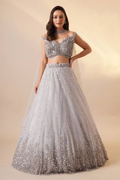 Sangeet Outfits - Grey Net Embroidery Sequin Sweetheart Neck Scattered Lehenga Set Surbhi Chopra Lehenga, Shimmer Lehenga Sequins, Pearl Work Lehenga, Shimmer Lehenga, Outfit With Pearls, Sequence Lehenga, Grey Lehenga, Wedding Fits, Cancan Lehenga