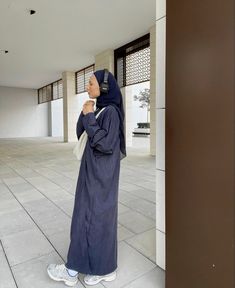 Islamic Modest Fashion, Trainers Outfit, Hijabi Fits, Muslim Style, Modern Hijab Fashion, Timeless Outfits, Muslim Outfits Casual, Muslim Fashion Hijab Outfits