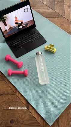 Home Workout Vision Board, Exercise At Home Aesthetic, Workout At Home Aesthetic, Pilates Story, Yoga Instagram Story, Workout Pics, Yoga Story, Fitness Vision Board, Pilates At Home