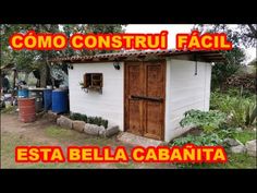 a small white house with the words como construi facil esta bella cabanita