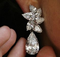 Harry Winston Diamonds Pendants, Ear Clips, Jewelry Auction, Diamond Earring, Royal Jewels, Fabulous Jewelry, I Love Jewelry, Diamond Drops, Precious Gems