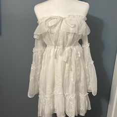 This Amazing Dress Is Flowy, Has Bell Sleeves And A White Tied Belt. Off The Shoulders And Is So Dreamy Flowy Short White Dress, Casual Off-shoulder Lace Dress, Flowy Bohemian Dresses, Flowy Boho Dress, Lacy White Dress, Southern Dresses, White Flowy Dress, Clothes Reference, Bohemian Dresses