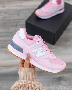 Nb Shoes, Zapatillas New Balance, Preppy Shoes, Chic Heels, Womens Summer Shoes