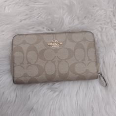 Barely Used. Like New Leather 100 % Coach Wallet Aesthetic, Bags Coach, Coach Wallet, Christmas List, Coach Bags, Fashion Bags, Wallets, Christmas Gift, Bag Lady