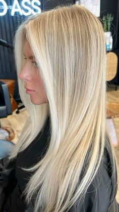 Blonde Hair W Dimension, Blonde Bright Highlights, Light Buttery Blonde Hair, Blended Bright Blonde, Blonde Highlights Inspo Pics, Blonde Levels Chart, Blonde Hair Inspo Highlights, T Zone Highlights Hair, Blonde With Blonde Money Piece