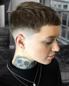 The 20 Coolest Undercut Pixie Cuts Found for 2020 Androgynous Haircut, Pixie Cut With Undercut, Half Shaved, Haircut Types, Hair Tattoos, Undercut Pixie, Very Short Hair