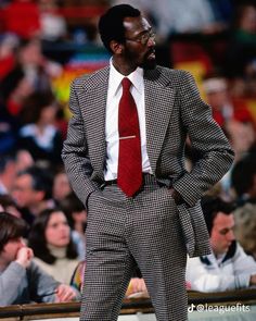 wide lapel, wide tie, great pattern. 1970s NBA Pat Riley Style, Image Reference, Mens Fashion Inspiration, Mens Fashion Streetwear, Cool Outfits For Men, Mens Fashion Suits, Streetwear Men Outfits, Black Men Fashion