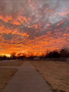 Orange clouds. Sunsetz Cas, Orange Hour, Puffy Clouds, Mountain Aesthetic, Blue Aesthetic Dark