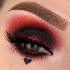 Black And Red Makeup, Makeup Emo, Halloween Eyeshadow, Red Eye Makeup, Black Smokey Eye, Halloween Eye Makeup, Heart Breaker, Valentines Makeup