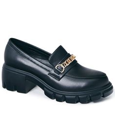 PRICES MAY VARY. Find your all day comfort with the Danica and Leli-Chain womens loafers. These black, wide width, slip-on platform loafers are the perfect women business casual shoes. Featuring a chunky 1" heel and a .5" platform, this style may run large, so we recommend sizing down if you are between sizes. These loafers are the perfect comfortable work shoes! Must Have Shoes - These lug heeled loafers have a round toe, block heel, and lug sole. Wear Leli Chain loafers for fashion, function, Women’s Black Work Shoes, Plus Size Business Casual Shoes, Conference Shoes For Women, Business Professional Shoes, Outfits With Loafers Women, Business Shoes Women, Business Casual Shoes Women, Black Shoes For Women, Womens Loafers Black