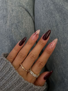 Simple Winter Nail Ideas, Kutek Disney, Winter Nail Ideas, Burgundy Nails, Her Nails, White Nail, Brown Nails, Winter Nail