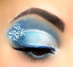 White Christmas Makeup, Ice Makeup Looks, Senegence Christmas, Candyland Outfit, Make Up Looks Tutorials, Candyland Halloween, Snow Queen Makeup, Queen Frostine