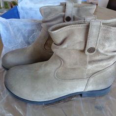 Birkenstock Sarina Booties In Taupe Suede, Size Us 7 - 7.5. In Excellent Condition, Only Worn Twice, No Scuffs! Shoes Birkenstock, Birkenstock Shoes, 7 And 7, Birkenstock, Leather Women, Bootie Boots, Ankle Boots, Women Shoes, Boots