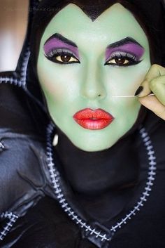 Maleficent Makeup, Halloweenský Makeup, Maleficent Costume, Cool Halloween Makeup, Face Painting Halloween, Special Effects Makeup, Halloween Costumes Makeup, Fantasias Halloween