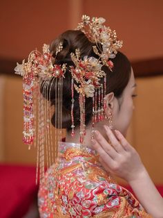 Chinese Hair Accessories Traditional, Chinese Headwear, Chinese Headpiece, Chinese Wedding Hair, Chinese Traditional Hairstyles, Traditional Chinese Hairstyle, Chinese Crown, Chinese Hairstyles, Ancient Chinese Hairstyles