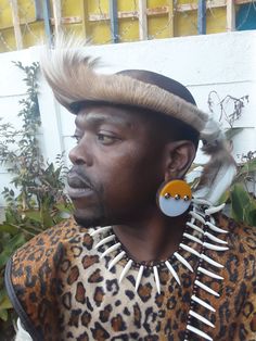 Bohemian Ceremonial Costume Hats And Headpieces, Zulu Earrings, African Hat, African Art Projects, African Hats, African Earrings, Hat For Men, Man Set, Hat For Man