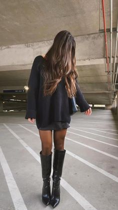 Leather Tall Boots Outfit, Black Tights Boots, Fall Long Boots Outfit, Black Tall Boots Outfit Fall, Brown Boots Outfit Spring, Calf Boots Outfit Fall, Tall Black Heeled Boots Outfit, Tall Boots Outfit Summer, Tall Black Boot Outfit