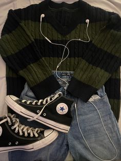 Introverted Outfits, School Clothes Aesthetic, Downtown Grunge, Outfit Ideas Sweater, Really Cute Outfits, Looks Style