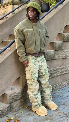 Green Streetwear Outfit, Outfit Inspo For Men, A Great Chaos, Mens Scarf Fashion, Green Streetwear, Men's Summer Style, Mens Scarf, Drippy Outfit, Fits Streetwear