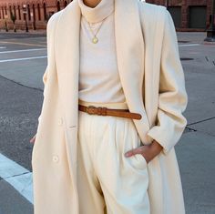 Mode Over 50, Fall Fashion Coats, Winter Whites, Korean Fashion Trends, Mode Inspo, 가을 패션, Mode Vintage, Looks Style, Mode Inspiration