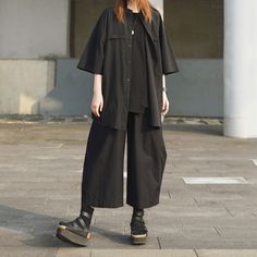 Black High Waist Loose Wide Leg Pants – stylesock Black Japanese Outfit, Japanese Street Fashion Plus Size, One Size Fits All Clothes, Pants For Wide Hips, Loose Clothes Outfits, Dark Blue And Black Outfit, Summer Outfits All Black, Pants For Short Legs, Japanese Fashion Minimalist