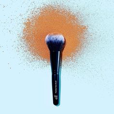 E.L.F Flawless Face Brush lets you apply product with the lightest touch for a soft, sheer, natural-looking effect. Available at 40,000ugx. Call/Whatsapp 0704 261 720 for deliveries. . #makeupbrushes #facebrushes #makeup #makeupartist #beautytrendsuganda #fyp #kampala #uganda Light Touch, Free Hair