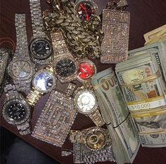 Boujee Aesthetic, Money Stacks, Expensive Jewelry Luxury, Money Pictures, Money On My Mind, Rich Lifestyle, Luxury Lifestyle Dreams, Luxe Life, Dope Jewelry