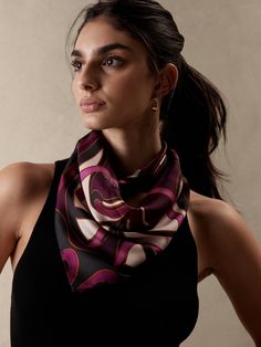 Accent your look with this large square scarf, made with luxuriously soft silk.  Length: 30" (76cm) Width: 30" (76cm) Banana Republic Scarf, Colorful Scarf Outfit, Head Scarf Outfit, Neck Scarf Outfit, Fw 2024, Night Shoot, Large Square Scarf, Neck Scarf Tying, Silk Headscarf