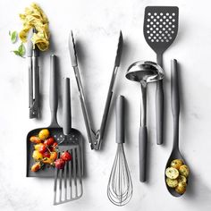 utinsil | Williams Sonoma Gifts Under 25, Smart Gift, Gifts For Anyone, Spatula Set, Wine Glass Set, Spatulas, Kitchen Gifts, Will Turner, Williams Sonoma