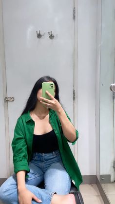 Dress For College Casual, Dark Green Shirt Outfit Women, Green Shirt Outfits Women, Green Shirt Outfit Ideas, Modest College Outfits, Green Shirt Outfit, Green Shirt Outfits, Dressy Casual Outfits, Stylish Fall Outfits