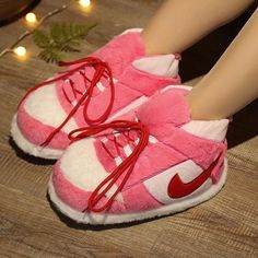 Jordan Rose, Nike Slippers, Fluffy Shoes, Dr Shoes, Cute Slippers, Sneakers Looks, Cute Nike Shoes, Leather Decor, Fabric Shoes