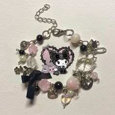 Jirai Kei Jewelry, Kpop Bracelet Ideas, Kpop Bracelet, Kei Jewelry, Hello Kitty Jewelry, Jirai Kei, Mori Kei, Diy Bracelets Patterns