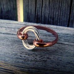 Wired Jewellery, Wire Wrapped Jewelry Rings, Calder Jewelry, Jewellery Techniques, Hug Ring, Diy Wire Jewelry Rings, Top Engagement Rings, Wire Jewelry Rings, Wire Wrapped Jewelry Diy