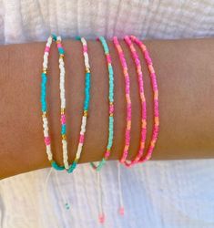 Preppy Seed Bead Bracelets, Summer Bracelet Ideas, Seed Bead Bracelet Ideas, Stretch Beaded Bracelets Diy, Small Bead Bracelet, Preppy Bracelets, Homemade Bracelets, Bracelet Inspo, Polymer Clay Bracelet