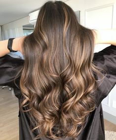 Soft Balayage Brunette Subtle Highlights, Warm Brunette, Hair Projects, Perfect Hair Color, Cute Hair Colors