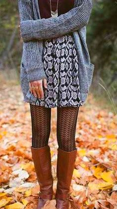 Thanksgiving Outfit Ideas That Will Make You the Star of the Dinner!🧡🍂 Step up your style game with this stunning Thanksgiving Outfit Ideas Women are obsessing over! Perfect for all your Fall Events, this look is the ultimate mix of chic and comfort. Not sure What To Wear Fall? Pair this outfit with Black Kitten Heels to elevate your look effortlessly. Whether you\'re attending an elegant Event Outfit gathering or keeping it relaxed with Lazy Day Outfits, this ensemble has you covered. Find m... Aesthetic Thanksgiving, Diy Old Jeans, Nails Thanksgiving