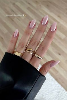 Natural Nails Almond, Plain Nails, Ring Inspo, Amazing Nails, Minimal Ring, Pearl Nails, I'm Bored, Nail Jewelry