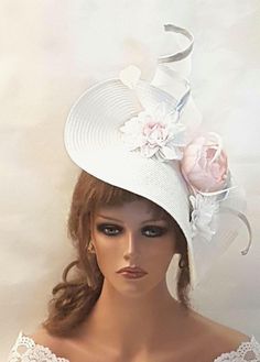 Large White  Hat Fascinator with long Silver edge Crin Swril and  Shade of light CHAMPAGNE PINK Flowers, perfect for Mother of Bride or Goom, Royal Ascot, Kentucky Derby, Weddings Goodwood revival, Christening, Ascot or any special occasion.  This hat can be made with GOLD edge Crinoline Swril on request.  Gorgeous White and  Light shade of pink floral straw weave Hat fascinator long quill feather and  Silk flowers This can be made with or without feathers.  For Pink hat please click the link be Groom Hat, Race Wedding, Wedding Cocktail Party, Pink Fascinator, Hat Fascinator, Rose Champagne, Goodwood Revival, Wedding Cocktail, Mother Of Bride