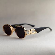 Unique Glasses Frames, Eyewear Photography, Pretty Sunglasses, Whimsical Hair, Classy Glasses, Fancy Glasses, Luxury Glasses, Funky Glasses, Mens Fashion Wear