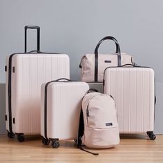 Luggage Sets Cute, Koleksi Makeup, Hard Sided Luggage, Pink Luggage, Cute Suitcases, Cute Luggage, Travel Bag Set, Stylish Luggage, Hardside Spinner Luggage