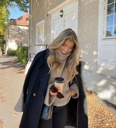 glamoriized Cosy Winter Outfits, New York Outfits, Instagram Presets, Winter Fashion Outfits Casual, Autumn Fits, Inspo Outfit, How To Pose, Autumn Outfit, Looks Style