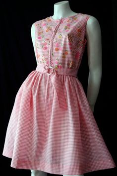 Pink Check Dress, Vintage 60s Dress, Pink Gingham Dress, 1960s Dresses, Vintage Dress 60s, Vintage Clothing Stores, Vintage 1950s Dresses, Online Clothing Store, Fancy Dress Design