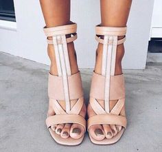 Carrie Bradshaw, Beautiful Shoes, Strappy Sandals