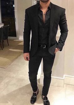 Prom Guys Outfits, Prom Men Outfit, Prom Outfits Men, Full Black Suit, Guys Prom Outfit, Black Prom Suits, Suits For Guys, Prom Outfits For Guys, Homecoming Outfits For Guys