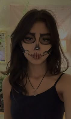 Make Up For Halloween Ideas, Beautiful Halloween Costume, Grunge Halloween Costume, Makeup Looks Halloween, Halloween Skeleton Makeup, Skull Halloween Makeup, Skeleton Face Paint, Halloween Maquillaje